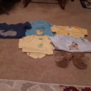 Carters onepiece and short sleeve shirts 0-3 months